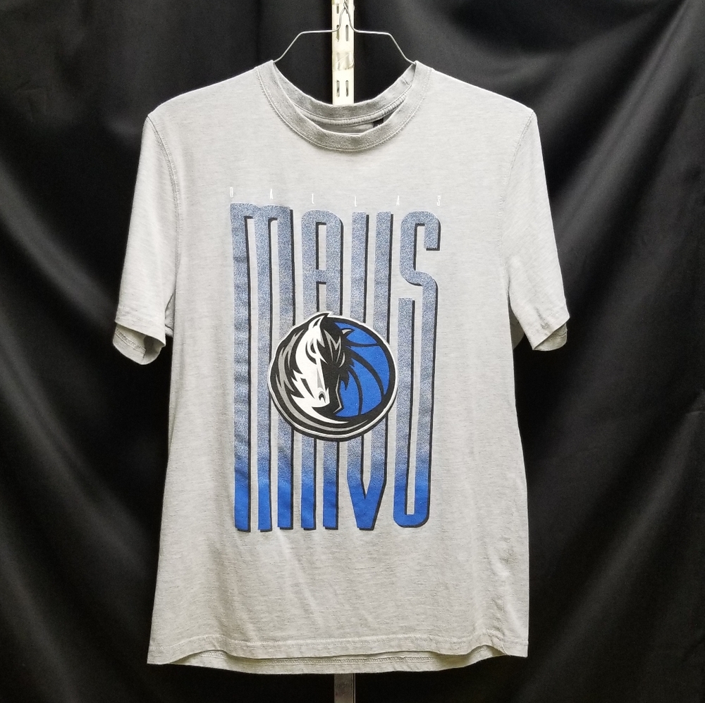 EUC Large NBA Mavericks Gray Heather Cotton Tshirt
